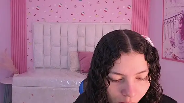 shalon diaz s online show from February 13, 1:22 pm