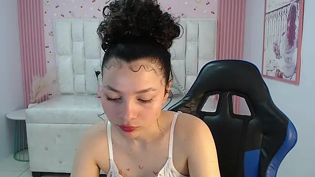 Snapshot of shalon_diaz_s chatting on September 13, 1:16 am shalon diaz s online show from September 13, 1:16 am