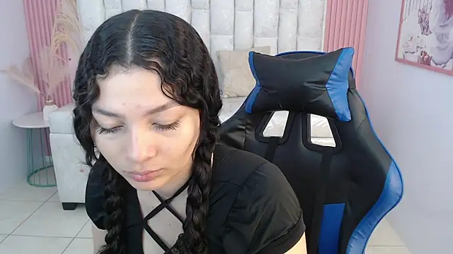 shalon diaz s online show from October 22, 1:32 pm