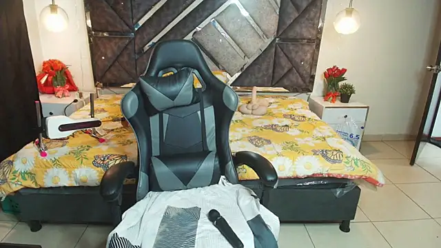 MysticMature online show from March 3, 5:20 pm