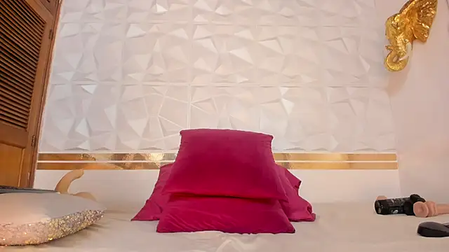 Sara Collinnss online show from March 27, 11:55 am