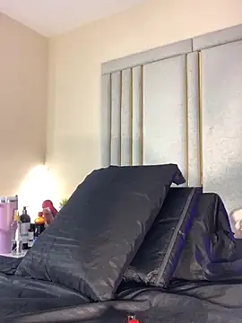 Liincostelloo online show from December 1, 7:37 pm