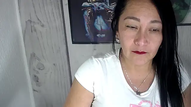 JULIANAWET69 online show from November 25, 12:33 am