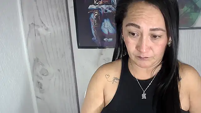 JULIANAWET69 online show from November 6, 12:25 am