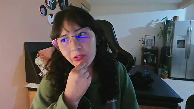 Snapshot of GinnyDelice chatting on October 9, 12:44 am GinnyDelice online show from October 9, 12:44 am
