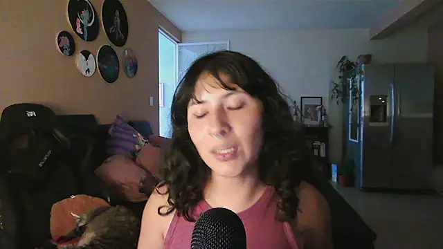 Snapshot of GinnyDelice chatting on September 9, 12:21 am GinnyDelice online show from September 9, 12:21 am