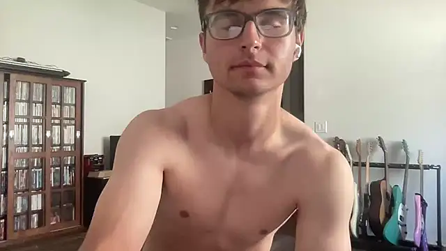 Snapshot of ryan_28747 chatting on June 24, 6:39 pm ryan 28747 online show from June 24, 6:39 pm