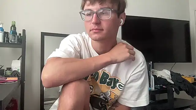 Snapshot of ryan_28747 chatting on June 21, 6:14 pm ryan 28747 online show from June 21, 6:14 pm
