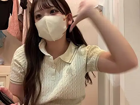 Snapshot of shina_mo_n_ch chatting on July 18, 1:52 pm shina mo n ch online show from July 18, 1:52 pm