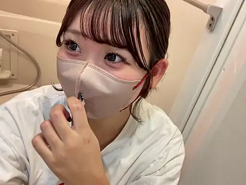 Snapshot of shina_mo_n_ch chatting on July 30, 1:05 am shina mo n ch online show from July 30, 1:05 am