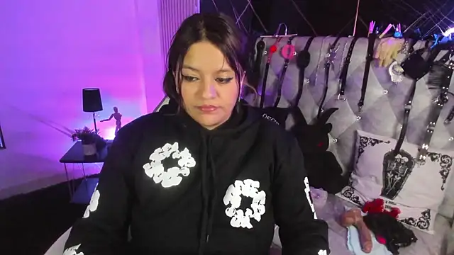 victoria  floyd online show from January 14, 11:52 pm