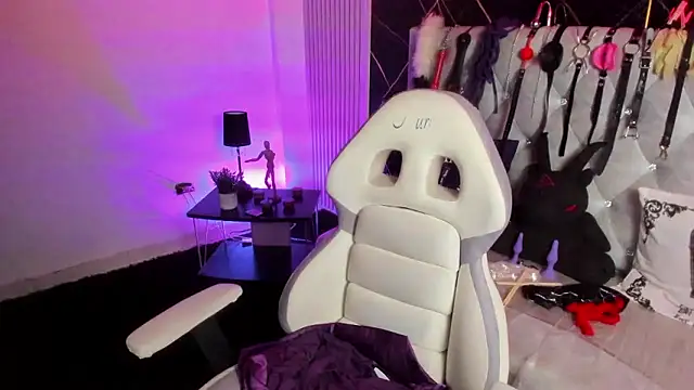 victoria  floyd online show from January 10, 12:50 am