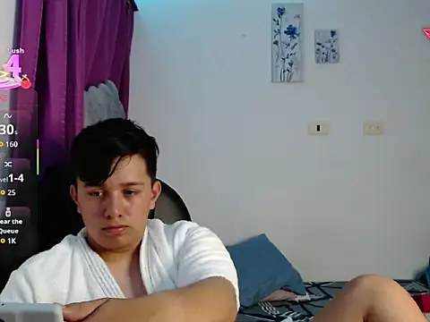 Snapshot of Alan_red chatting on November 12, 11:41 pm Alan red online show from November 12, 11:41 pm