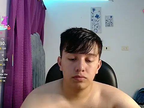 Snapshot of Alan_red chatting on November 12, 1:21 am Alan red online show from November 12, 1:21 am