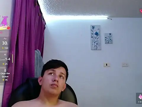 Snapshot of Alan_red chatting on November 20, 2:45 am Alan red online show from November 20, 2:45 am