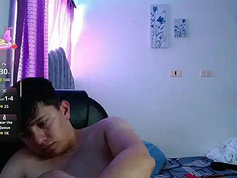 Snapshot of Alan_red chatting on November 13, 6:23 pm Alan red online show from November 13, 6:23 pm