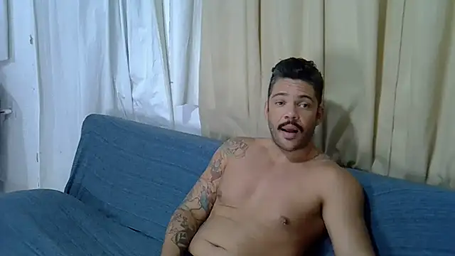 Snapshot of grossocalibre20 chatting on October 13, 5:14 pm grossocalibre20 online show from October 13, 5:14 pm