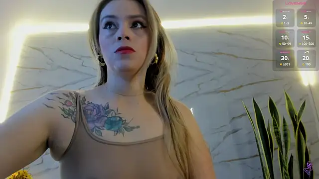 RayaCarr  online show from April 22, 1:07 pm