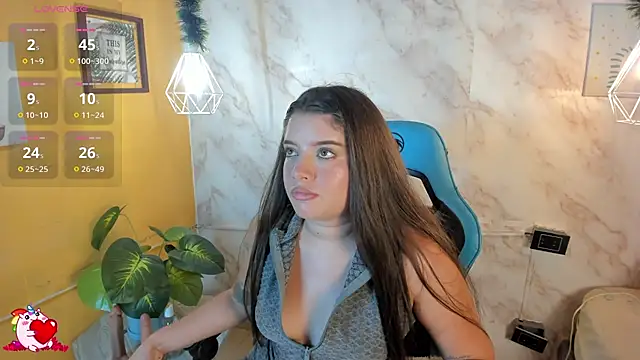 Snapshot of Lia_little18 chatting on May 1, 8:03 pm Lia little18 online show from May 1, 8:03 pm