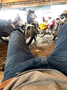 Snapshot of Avila67 chatting on December 2, 1:35 pm Avila67 online show from December 2, 1:35 pm