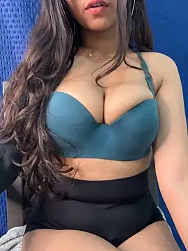 Snapshot of Sofia3393 chatting on February 19, 10:40 pm Sofia3393 online show from February 19, 10:40 pm