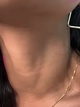 Snapshot of Sofia3393 chatting on February 24, 6:31 pm Sofia3393 online show from February 24, 6:31 pm