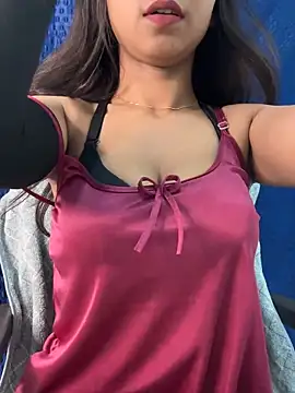 Snapshot of Sofia3393 chatting on February 17, 11:51 am Sofia3393 online show from February 17, 11:51 am