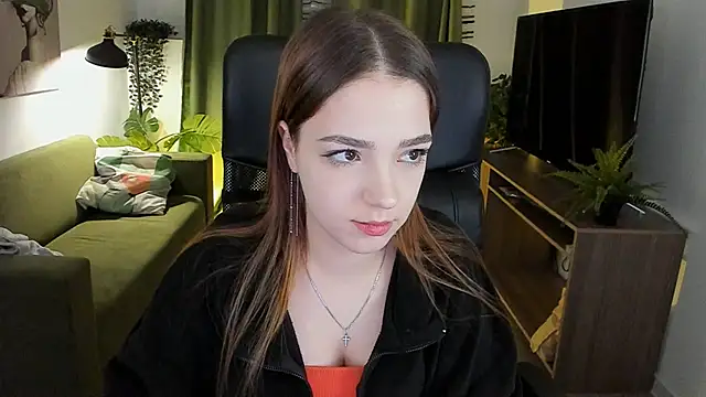 Snapshot of PamBeesly chatting on March 5, 2:12 pm PamBeesly online show from March 5, 2:12 pm