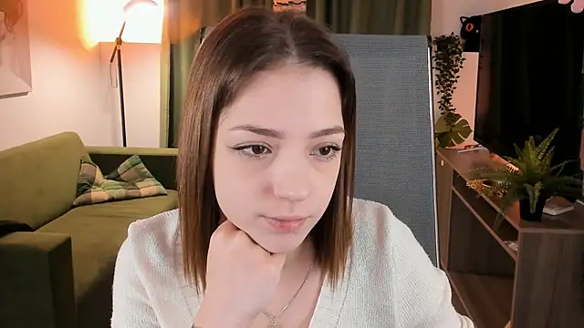 PamBeesly online show from January 14, 8:18 am