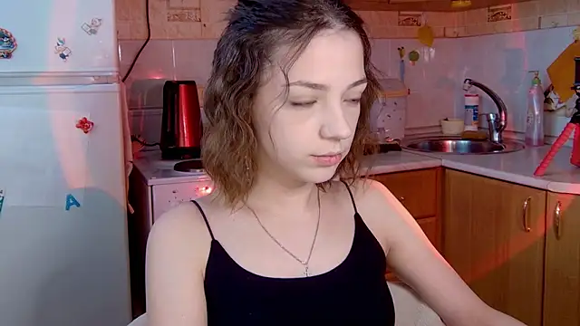 PamBeesly online show from February 8, 8:23 am