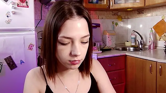 PamBeesly online show from January 18, 10:51 am