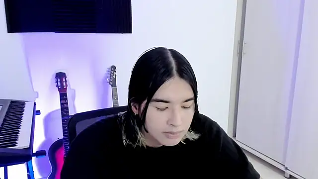 JordiWilld online show from October 28, 11:36 pm