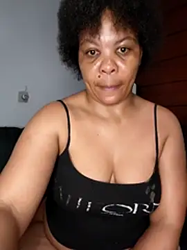 Snapshot of Fattypussyxx chatting on July 18, 2:20 am Fattypussyxx online show from July 18, 2:20 am