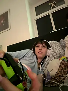 Ciara2004 online show from December 13, 8:04 pm