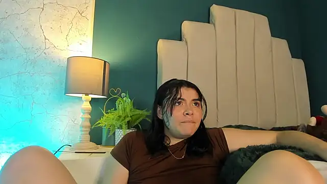 Snapshot of Zoe_Cheshire chatting on February 28, 6:32 am Zoe Cheshire online show from February 28, 6:32 am