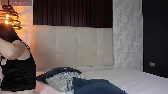 Snapshot of Zoe_Cheshire chatting on March 8, 3:50 am Zoe Cheshire online show from March 8, 3:50 am