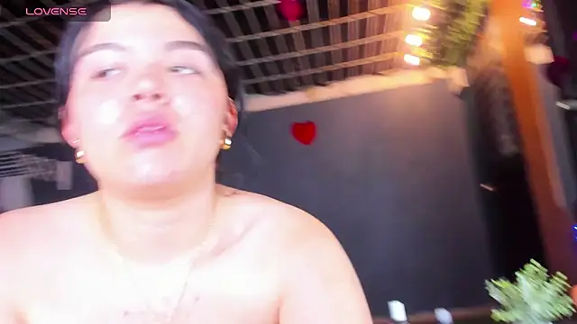 Snapshot of Zoe_Cheshire chatting on February 15, 12:04 am Zoe Cheshire online show from February 15, 12:04 am