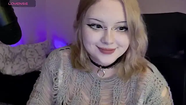 Snapshot of Electro_doll chatting on March 11, 6:08 pm Electro doll online show from March 11, 6:08 pm