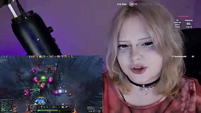 Snapshot of Electro_doll chatting on March 15, 11:17 pm Electro doll online show from March 15, 11:17 pm