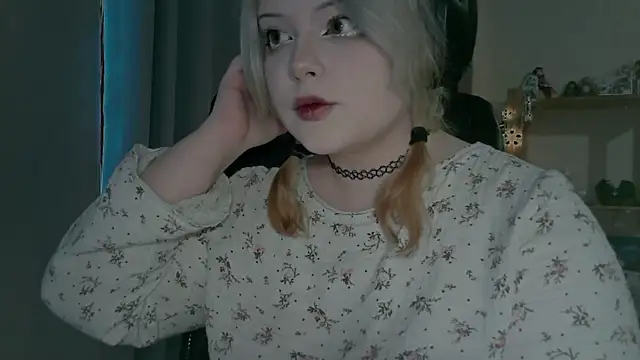 Snapshot of Electro_doll chatting on February 7, 10:50 am Electro doll online show from February 7, 10:50 am