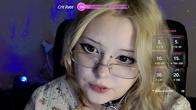 Snapshot of Electro_doll chatting on March 5, 2:34 pm Electro doll online show from March 5, 2:34 pm