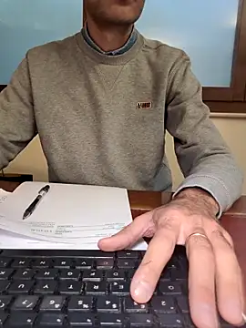 Snapshot of AvvocatoPorco chatting on October 7, 9:21 am AvvocatoPorco online show from October 7, 9:21 am
