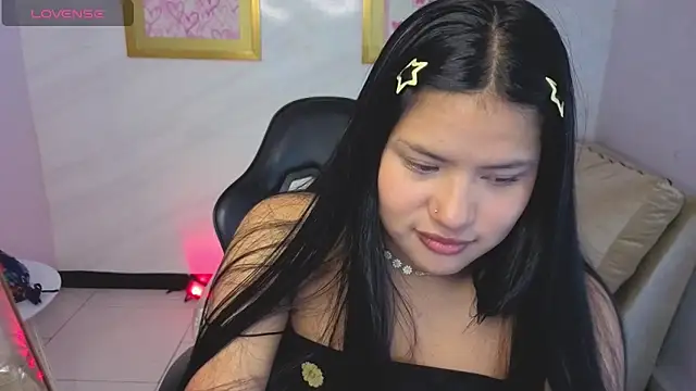 Paulette v online show from April 14, 1:05 pm