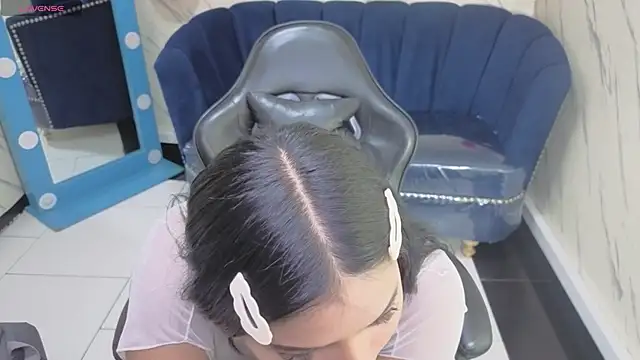 Paulette v online show from November 20, 1:12 pm