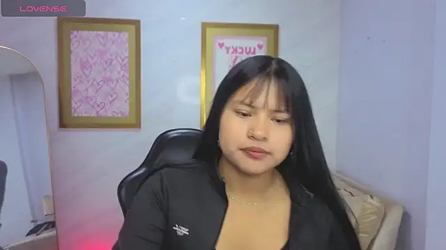 Paulette v online show from April 24, 1:02 pm