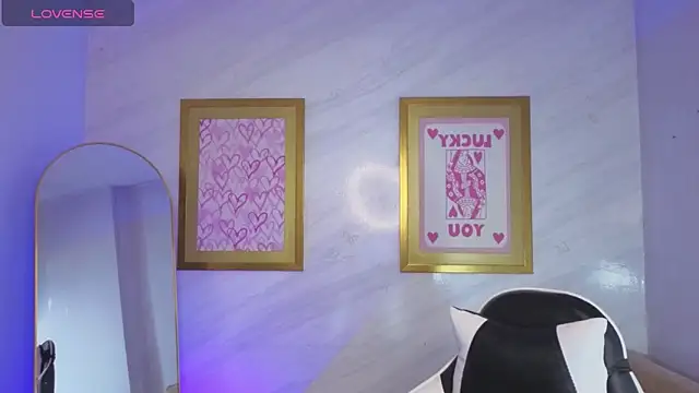 Paulette v online show from March 12, 1:04 pm