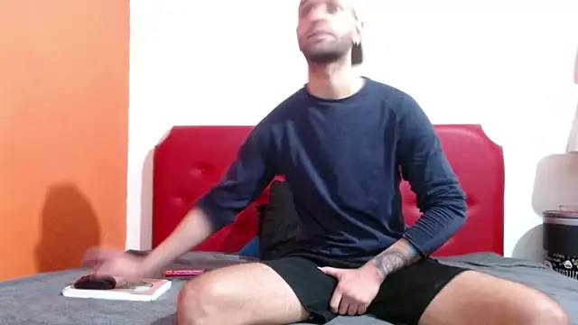 Cristian white online show from October 25, 1:16 am