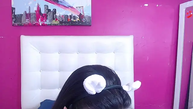 tinyy whore18 online show from February 5, 6:15 pm