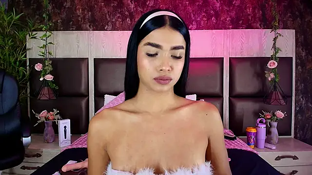 Bella Smiith  online show from November 20, 4:18 pm