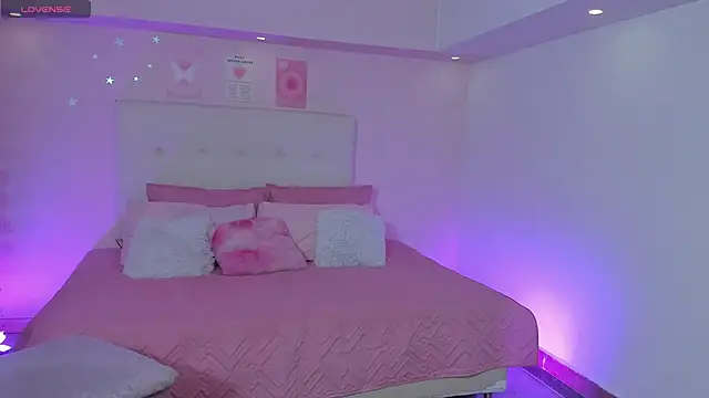 Snapshot of ScarlettDreamss7 chatting on November 2, 3:28 pm ScarlettDreamss7 online show from November 2, 3:28 pm